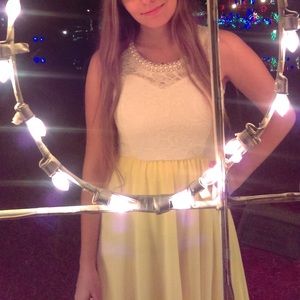 Style Rack Size M Yellow and White Lace Semi Formal Mini Dress 💛